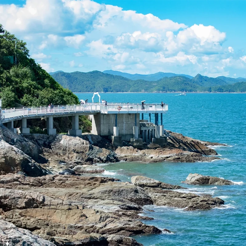 Pantai berpasir dan garis pantai di Dameisha Beach Park, Shenzhen
