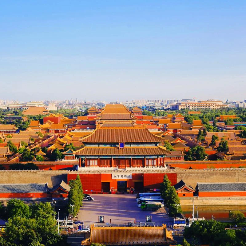 Istana kekaisaran Kota Terlarang dalam tur ramah Muslim di Beijing