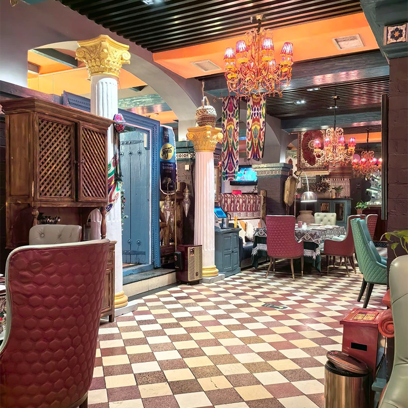 Restoran halal Helbage di Sheman Road, Kashgar
