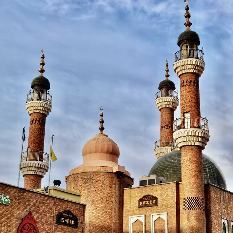 Kios rempah dan buah kering di Grand Bazaar Kashgar