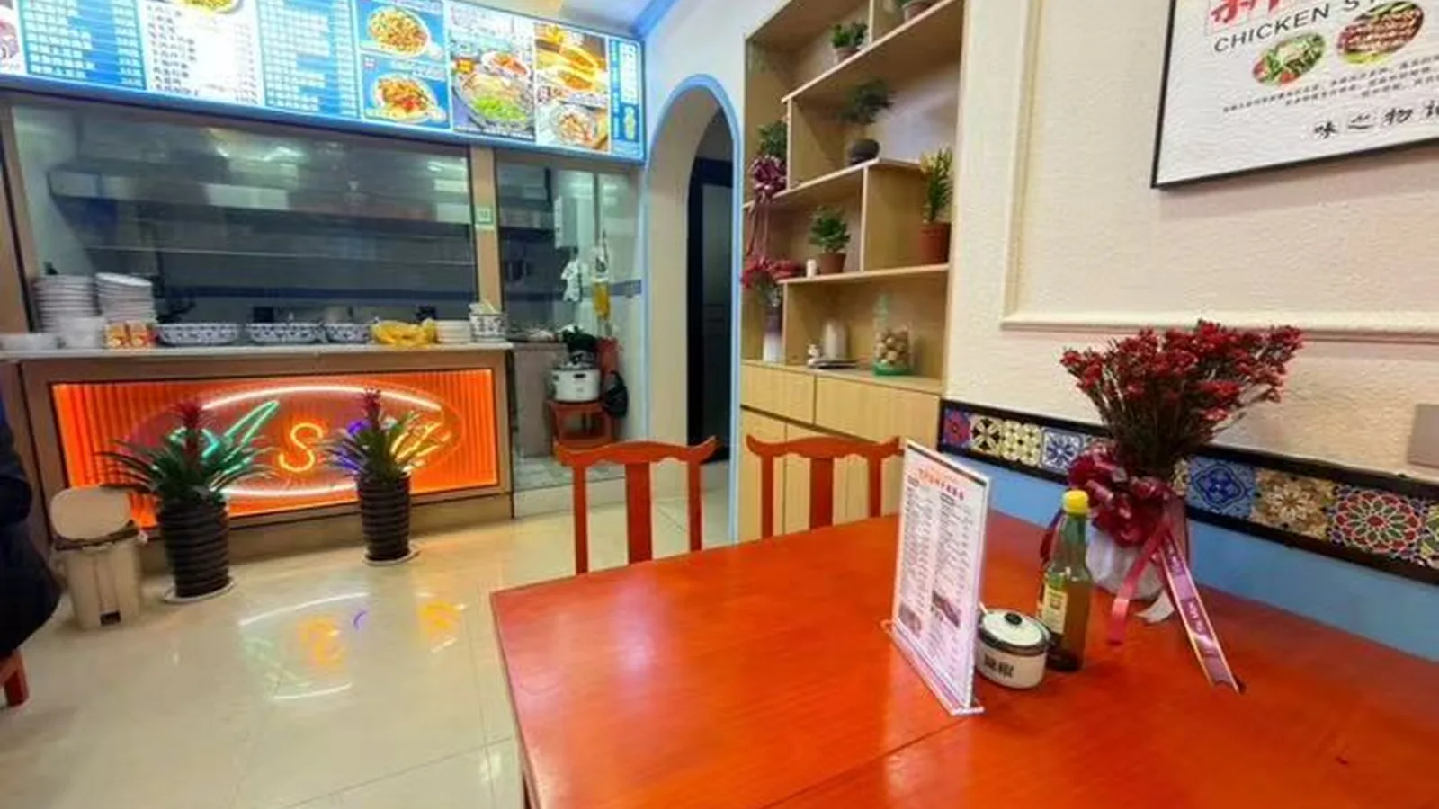 Interior restoran makanan halal di China untuk dukungan perencanaan santapan ramah Muslim