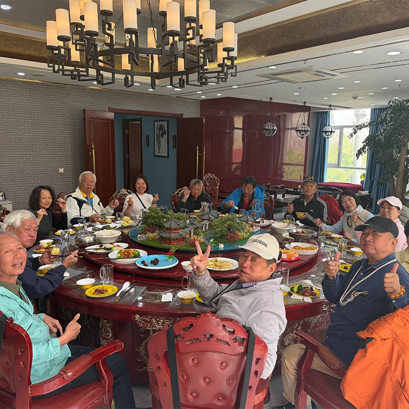 Keluarga Muslim dalam tur rombongan di Guangzhou bersama HalalChinaTrips
