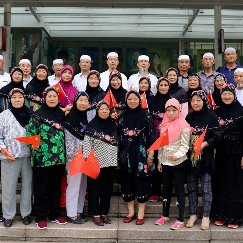 Keluarga Muslim dalam tur di Guiyang bersama HalalChinaTrips