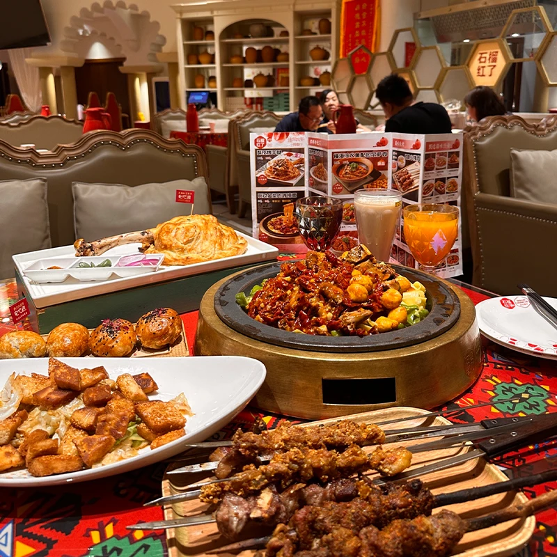 Restoran halal Shi Liu Hong Le Xinjiang di Distrik Shaibak, Urumqi