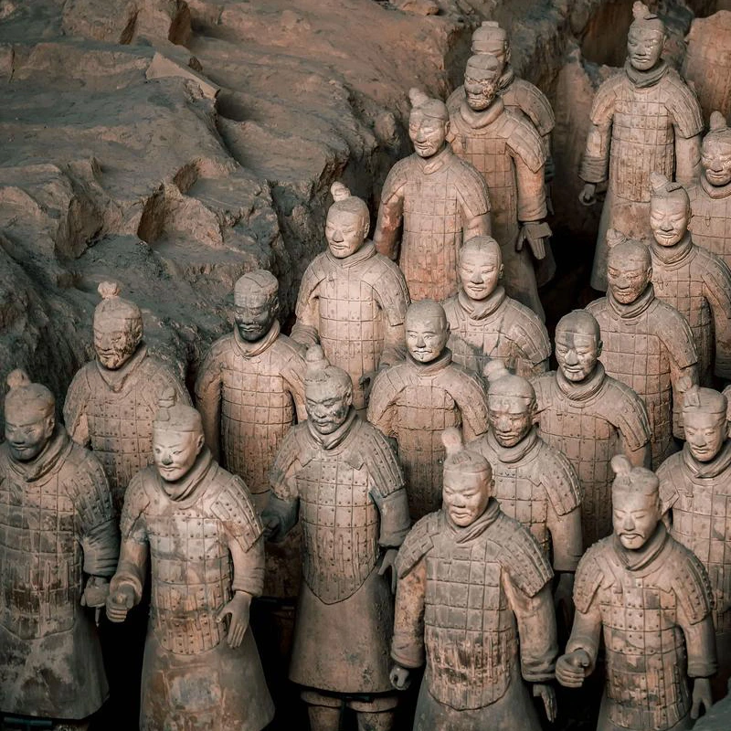 Patung prajurit Terracotta Army di lubang galian utama dekat Xi'an