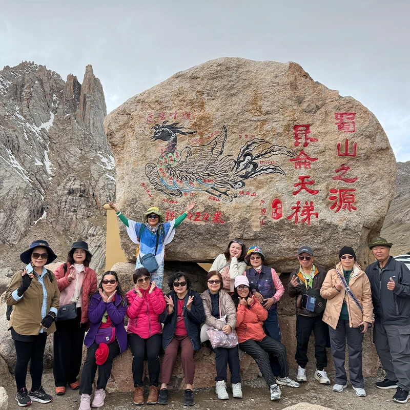Foto rombongan tur dalam rute China bersama HalalChinaTrips