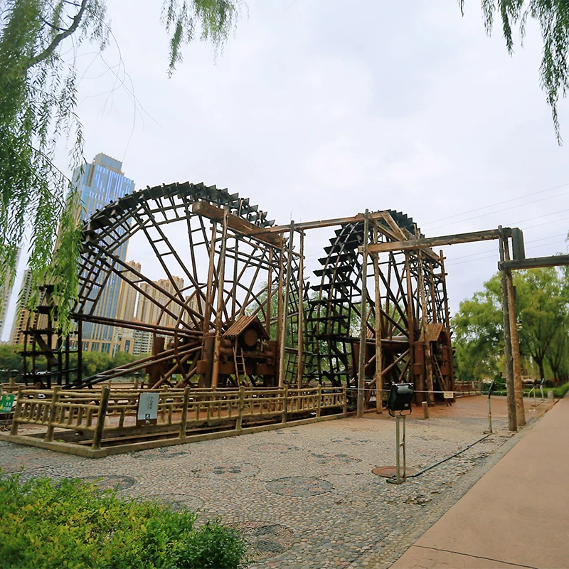 Kincir air irigasi kayu raksasa di Taman Kincir Air Lanzhou